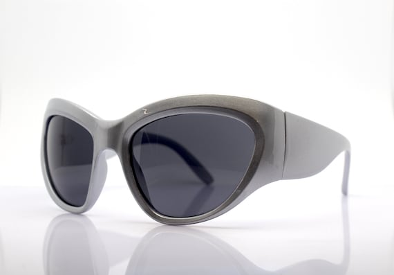 Wrap Oval Dynamic Facet Oversize Sunglasses Man Woman Gray  display picture 1
