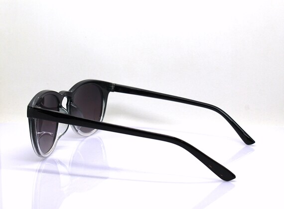 Classic round oval sunglasses man woman black tra… - image 7