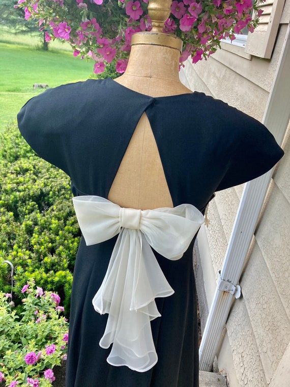 Gorgeous Vintage 1980s Black Dress Amazing Detail… - image 7