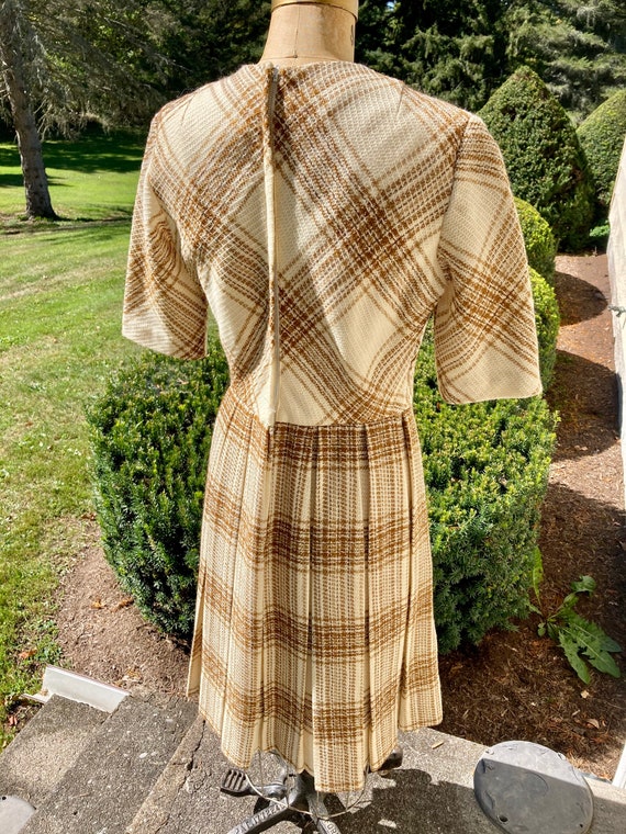 Beautiful Vintage 1960s Brown And Cream Wool Dress - image 5