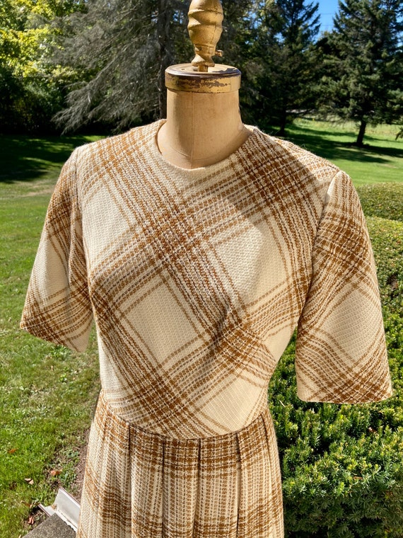 Beautiful Vintage 1960s Brown And Cream Wool Dress - image 2