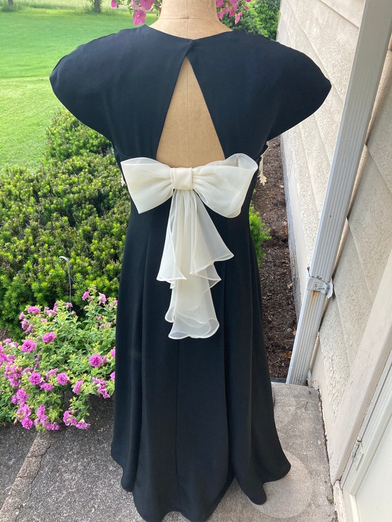 Gorgeous Vintage 1980s Black Dress Amazing Detail… - image 8