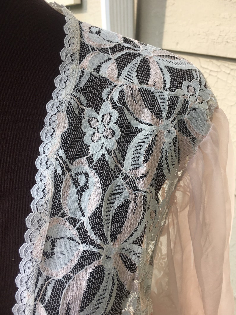 Vintage 1980s Sheer Pink Short Duster Robe Bed Jacket
