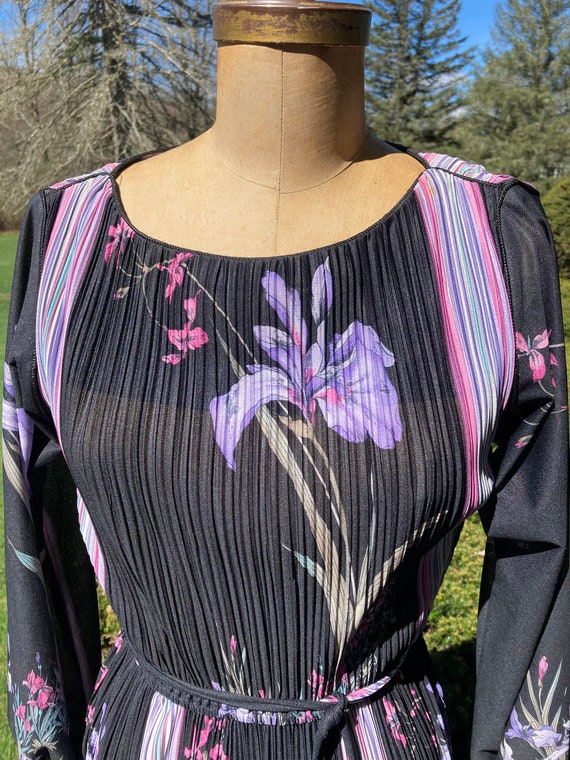 Gorgeous 1970s Black and Purple Iris Secretary Da… - image 2