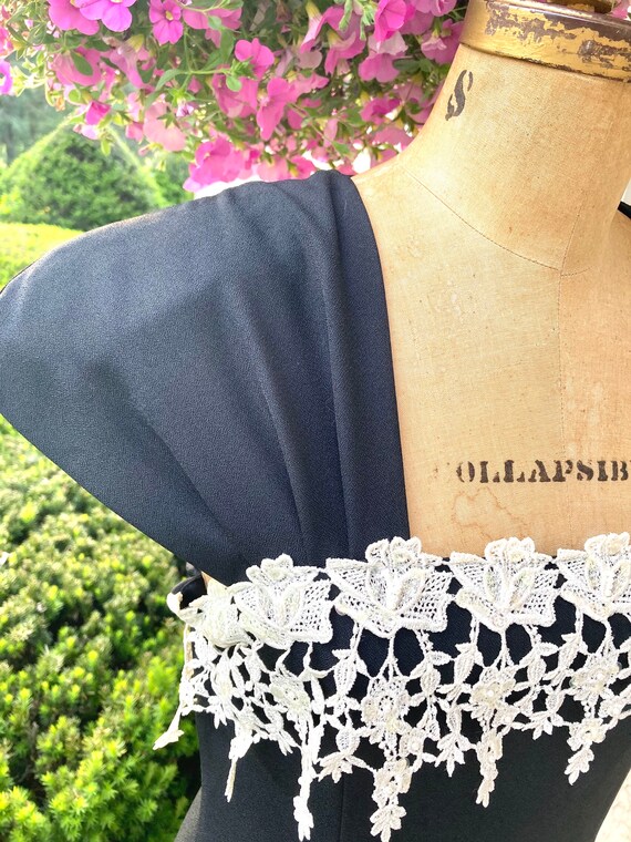 Gorgeous Vintage 1980s Black Dress Amazing Detail… - image 4
