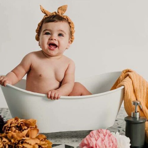 Footed Vintage Bathtub Newborn, Mini Bathtub Photography Prop