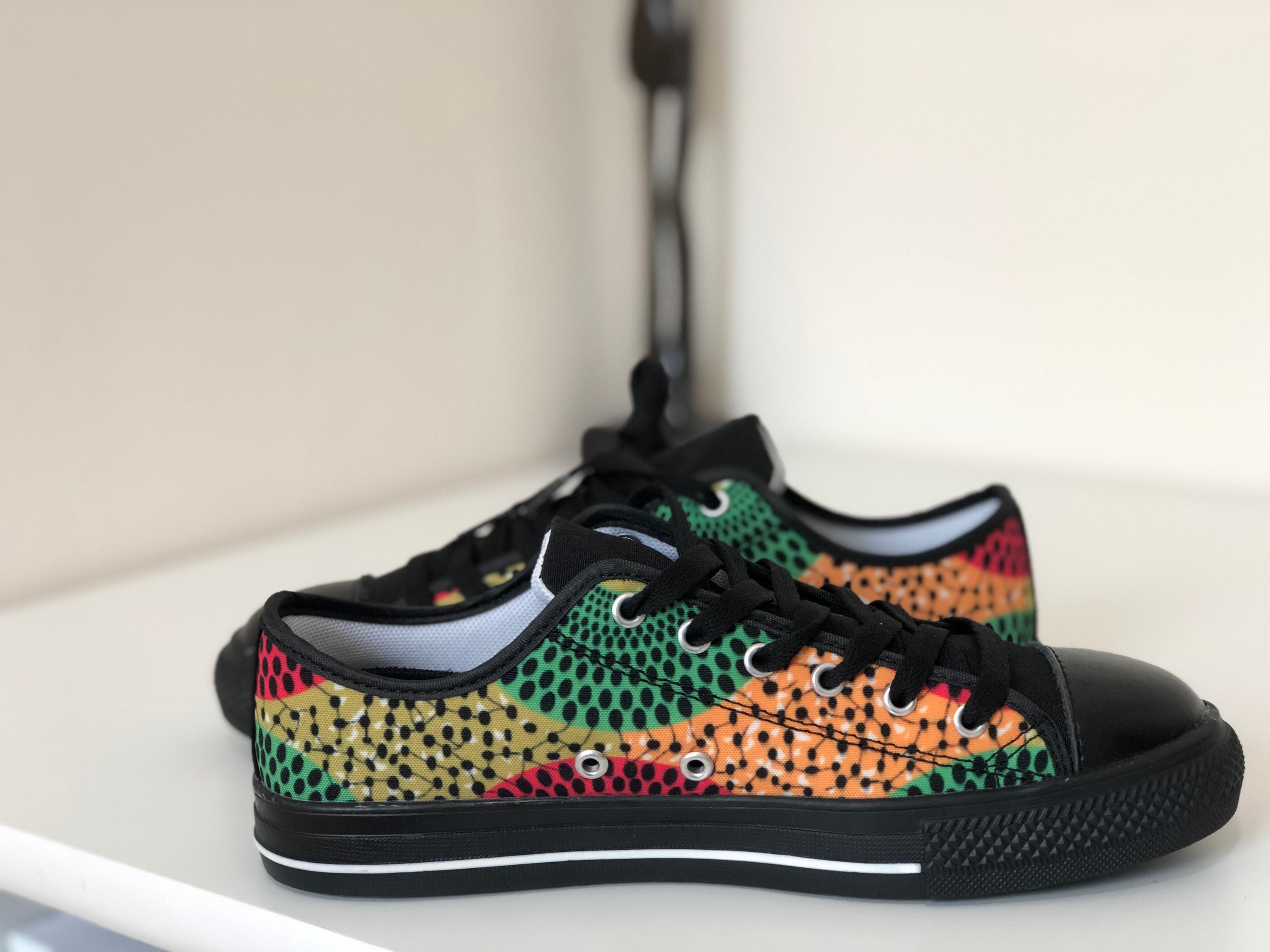 Peach Print Pattern Black Sneaker Shoes For Men Women main image 1
