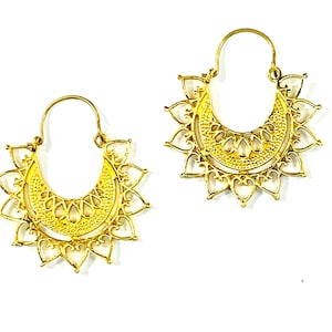 GOLD Ton Messing Metall Reifen Ohrringe Filigran ARTISAN Cutout Design Indian Middle Eastern Schmuck