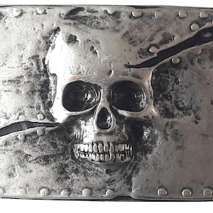 Belt buckle with skull buckle