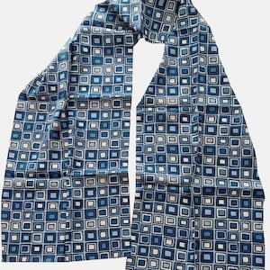 Men&#39;s silk scarf, silk scarf, men&#39;s scarf, men&#39;s scarf, 100% Habotai silk scarf for tying blue dots