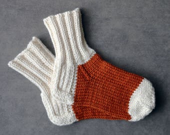 Orange baby socks / white