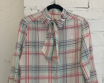Vintage 70s Plaid Tie Neck Pussybow Blouse Ivory Red Navy Secretary Shirt Womens Medium Long Sleeve Mod Tartan Check Top Office Siren