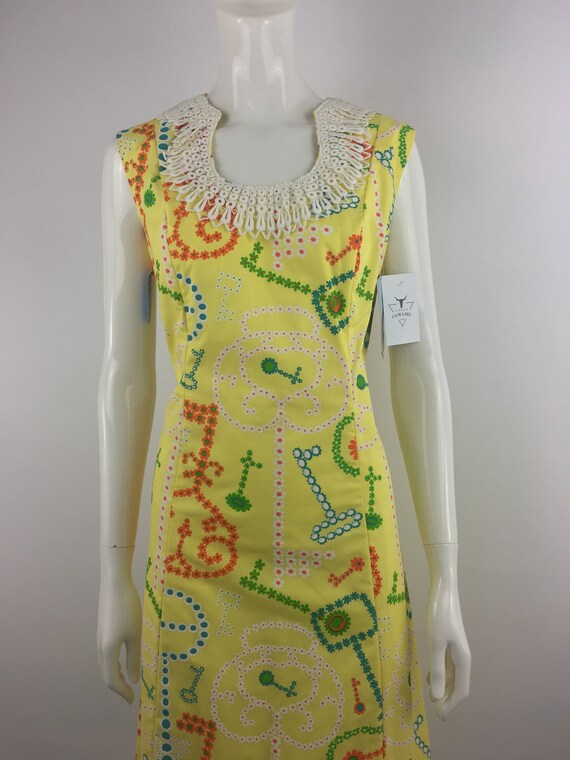 1960's Yellow Shift Dress w Geometric Print|Mod S… - image 1