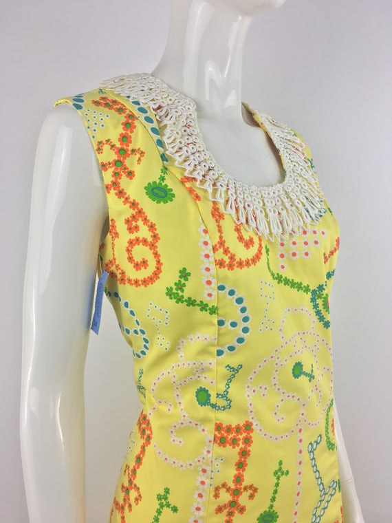 1960's Yellow Shift Dress w Geometric Print|Mod S… - image 3