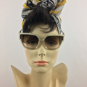 1970er Jahre Ted Lapidus Weiße Sonnenbrille mit goldenen Akzenten|70er Jahre Sekretärin Brille|Vintage Sonnenbrille