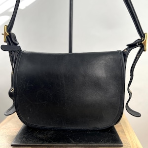 1990s Coach Court Bag 9951 Black Leather Crossbody|Glove-Tanned Full Grained Cowhide Leather Shoulder Bag|Classic Leather Everyday Purse