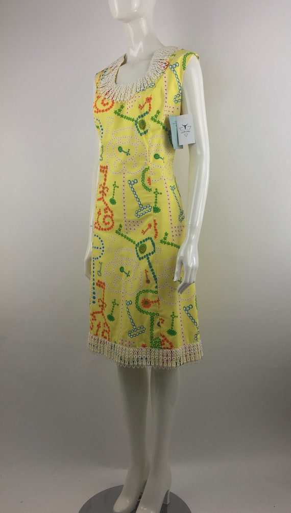 1960's Yellow Shift Dress w Geometric Print|Mod S… - image 8