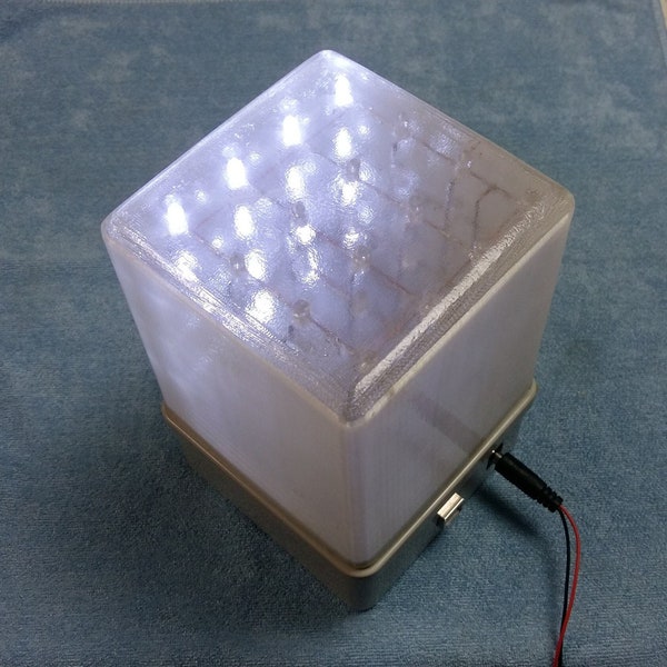 4x4x4 WHITE LED CUBE box, 3D display light show effect, UsB & 9V batt input, Handmade portable superbright unique lamp, With 3D print cover