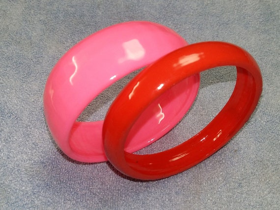 GORGEOUS PINK RED Bangles, Cute 3D Printed Plastic Bracelet, Vintage Thick  Modern Party Bracelet, Pretty Faceted Pendant Styled Jewelry Band 