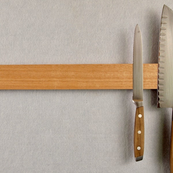 Porte-couteaux magnétiques en chêne de Tasmanie, finition transparente. 30, 45 et 60 cm