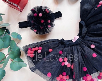 Black tutu skirt, Baby girl pom pom Tutu Set, Coming home outfit, Newborn photo prop, Tutu and headband set, Babyshower gift, cake smash set