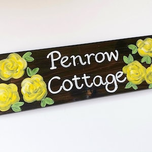 Placa con nombre de casa de rosas amarillas, letrero de madera para exterior, letrero floral personalizado, nombre de cabaña, placa de dirección, decoración de jardín, letrero de pared
