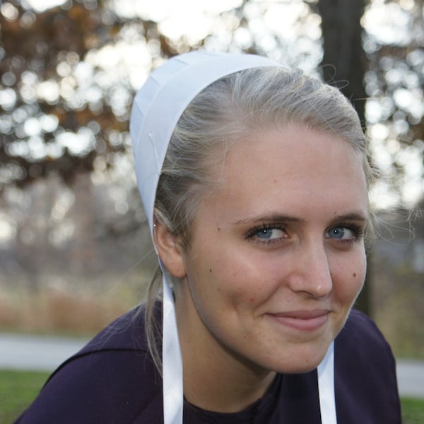 Amish Apron and Covering Cap Kapp Prayer Bonnet with strings SET White