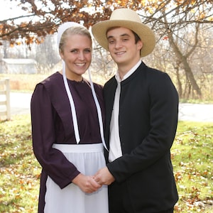 Amish Couples Outfit Man with Suit Coat and Woman full costume Go Dutch All you need image 1