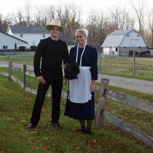 Amish Couples Outfit Man with Suit Coat and Woman full costume Go Dutch All you need image 2