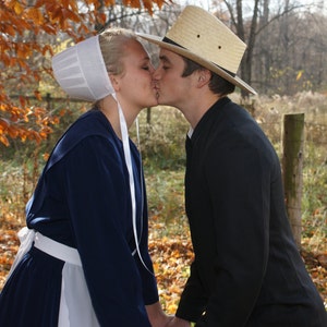 Amish Couples Outfit Man with Suit Coat and Woman full costume Go Dutch All you need image 7