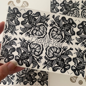 Tarjeta de agradecimiento - Tarjetas impresas con tipografía - En blanco con sobre, negro y marfil