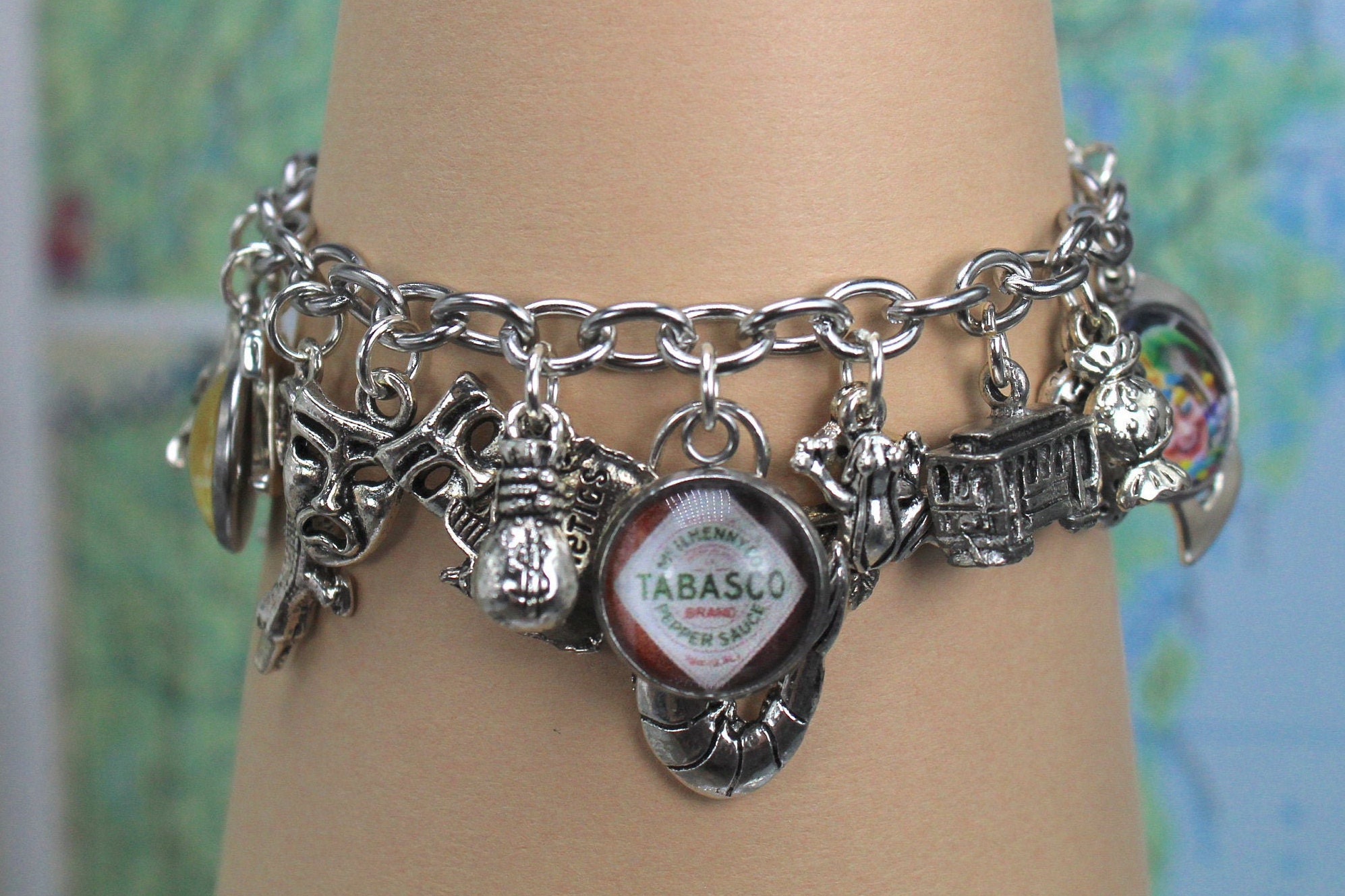 Louisiana Charm Bracelet, States Charm Bracelet, Louisiana State Charm Bracelet, Map Charm Bracelet, USA Charm Bracelet, Womens Bracelet