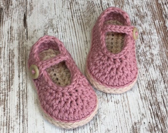 Mary Jane Baby Shoes/ Crochet Pattern/ 0-12 months/ Button Shoes/ Baby Booties