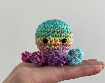 Piccolo polpo all'uncinetto PATTERN, polpo amigurumi, mini polpo imbottito, giocattolo, ornamento, portachiavi