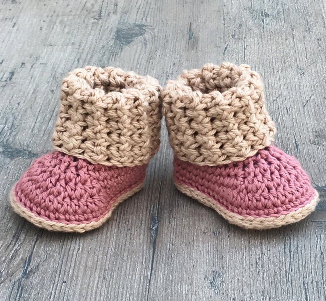 Crochet cuffed baby booties free pattern clearance