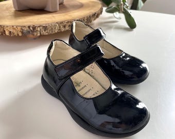 Primigi Italian Black Patent Leather Mary Jane Shoes | Size 8.5 Toddler