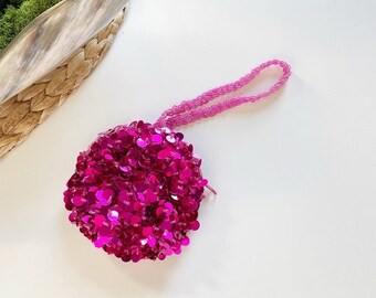 Bolso de mano mini tipo clutch con cuentas en rosa de La Regale