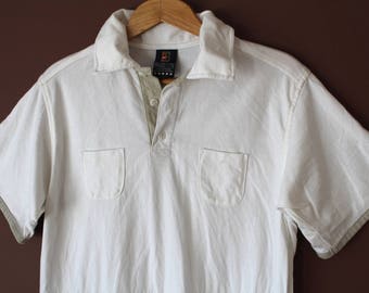 white nike tennis shirt