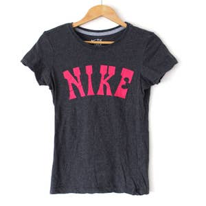 gray nike shirt
