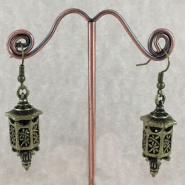 •LANTERN• hand-beaded earrings main image 1
