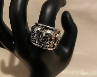 Five Skulls Ring | Stainless Steel | Gothic Horror Fantasy Halloween