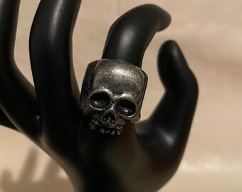 Dark Gray Skull Ring | Stainless Steel | Gothic Horror Fantasy Halloween