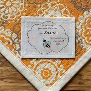 Parche de edredón, etiquetas de costura personalizadas, patrones de edredones, tela de algodón personalizada, estadísticas de nacimiento de bebés, logotipo de punto, abeja, abejorro
