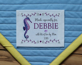 Envío gratuito etiquetas de costura personalizadas, etiquetas de edredón personalizadas, caballito de mar, etiquetas recortadas, parche de edredón, etiquetas de algodón, edredones de cigüeña