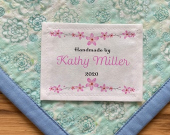 Grote quiltlabels, gepersonaliseerde naailabel, handgemaakte quilts, aangepaste stoffen uitgesneden labels, logo, breien, bloemen, kersen, krans