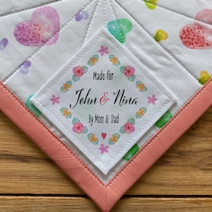 Envío gratuito etiquetas de edredón grandes, etiqueta de costura personalizada, etiquetas de punto, etiquetas de tela de algodón, patrones de edredones hawaianos, corona de flores
