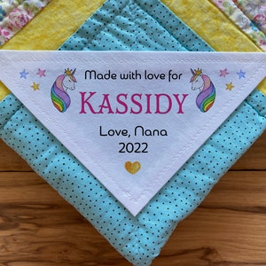 Grote driehoekige quiltlabels, gepersonaliseerde naailabels, liefde in elke steek, handgemaakte quilts, katoenen stoflabel, quiltpatronen, eenhoorn