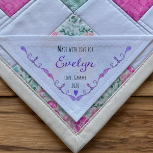Dreieck Quilt Label | Personalisierte Quilt Etiketten, handgemachte Etiketten, Cut-Out Etiketten, Musik, Noten, rosa Geschenk