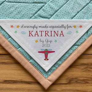 Groot driehoekig quiltlabel, gepersonaliseerde naailabels, gepersonaliseerde quiltlabels, handgemaakte babyquilts, uitgesneden labels, hoekquiltlabels