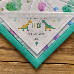 Stoffen Driehoek Quilt Label Gepersonaliseerde Naai Quilt Labels Handgemaakte Tags Uitgesneden Labels Hoeklogo Dinosaurus Groene Baby Douche Jongen